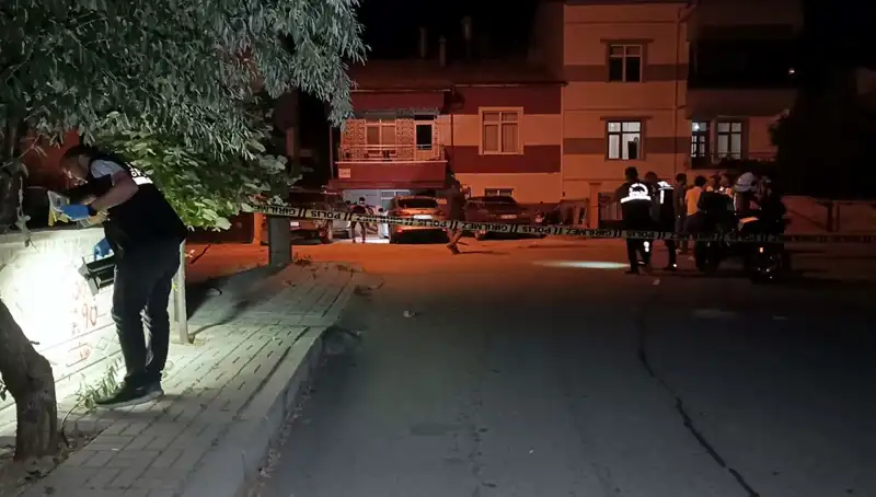 Karaman'da Kanlı Gece: Kız Arkadaşıyla Tartışan Genç, Dehşet Saçtı!