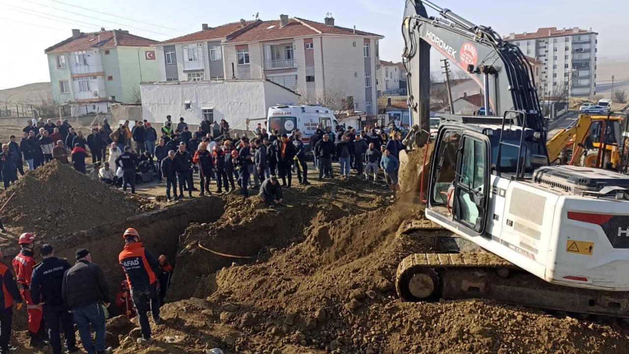 Ankara'da Inşaat Göçtü: 1 Ölü, 1 İşçi Aranıyor