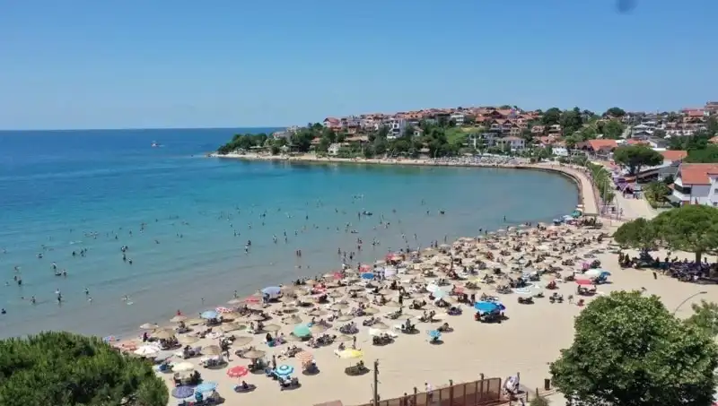Türkiye’de Denizde Yüzme Kısıtlamaları: Sadece 5 Plajda Mavi Bayrak Keyfi!