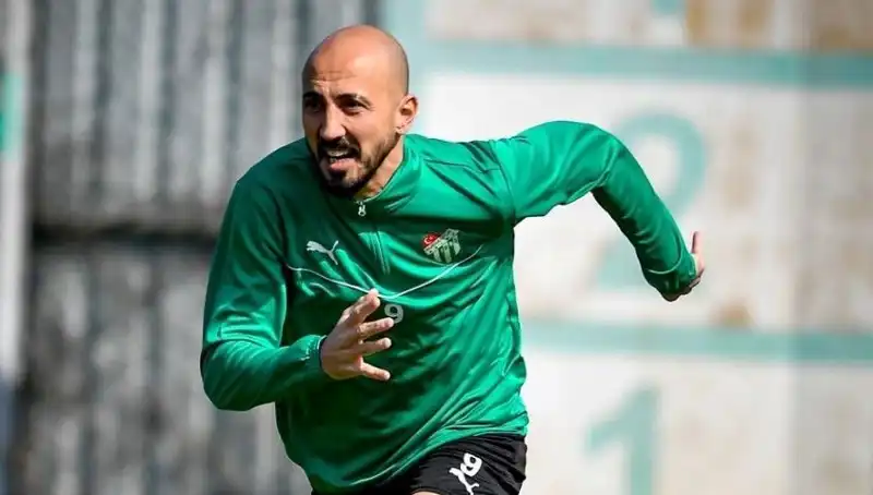 Milli Futbolcunun Kariyerine İkinci Lig'de Devam Etme İhtimali Güçleniyor