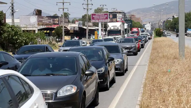 Aydın ve Muğla Arasında Oluşan 60 Kilometrelik Araç Kuyruğunun Sebepleri Neler?