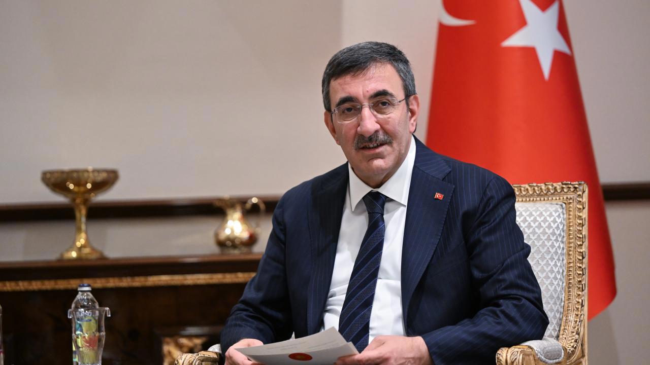 Cumhurbaşkanı Yardımcısı Yılmaz Genç Çiftlere Maddi Destekler Vaat Ediyor
