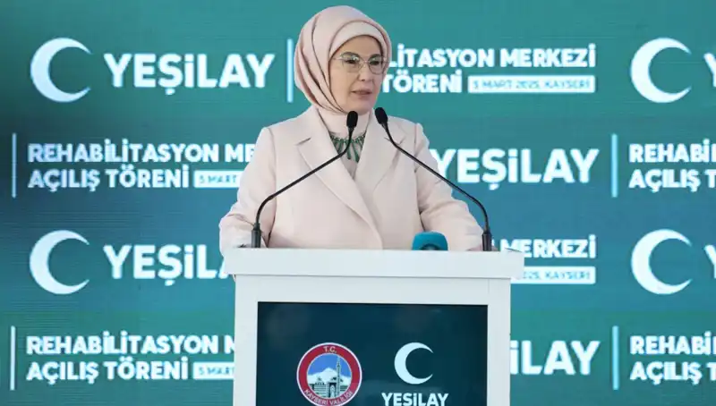 Emine Erdoğan, Bağımlılıkla Mücadelede Umut Verici Mesajlar Verdi