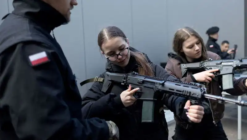 Polonya, Olası Çatışmalara Karşı Sivil Askeri Eğitim Uygulamalarına Geçti