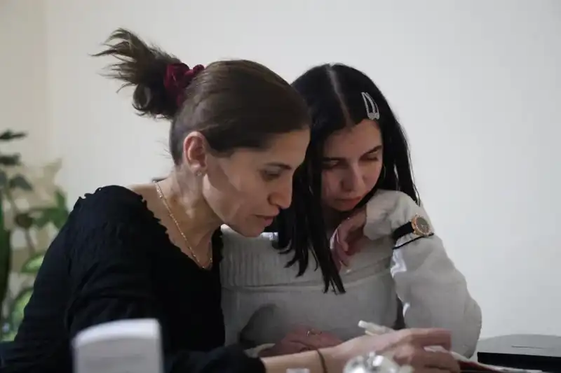 Çocuk Yaşta Evlilik ve Kanserle Mücadele: 16 Ameliyatla Hayata Tutunan Bir Genç Kızın Hikayesi