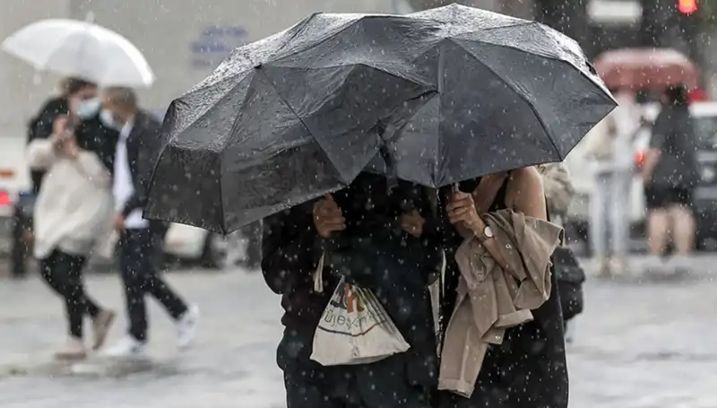 İstanbullulara Kış Alarmı: Soğuk Hava ve Sağanak Yağış Geliyor!