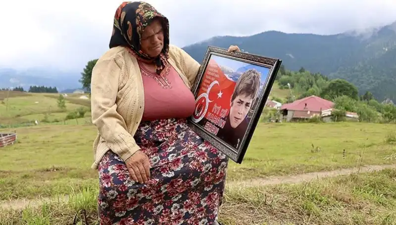 DEM Parti, Eren Bülbül’ün Annesine Bayram Mesajı Gönderdi