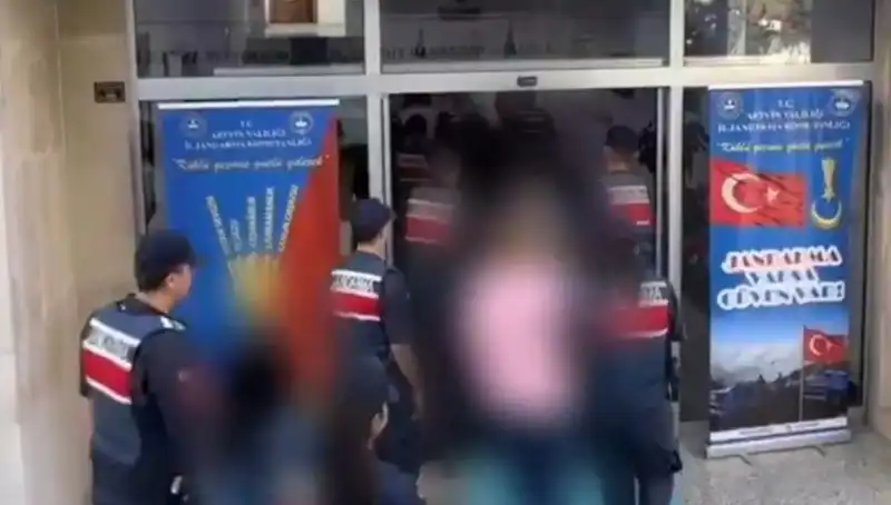 30 İlde FETÖ Operasyonu: 65 Kişi Tutuklandı!