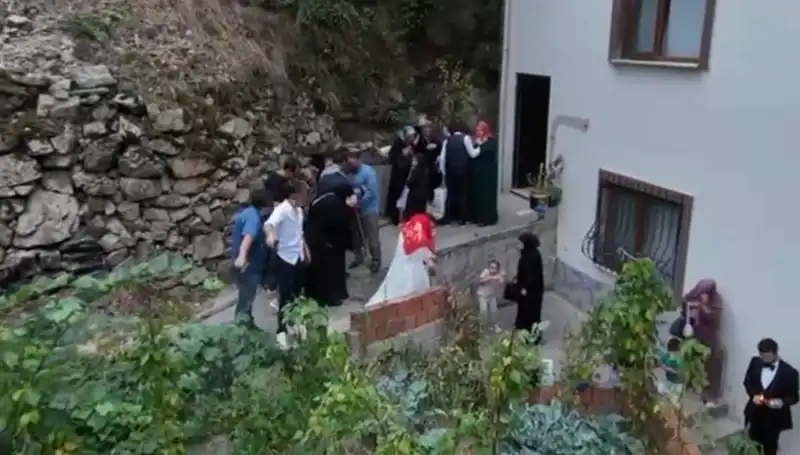 Düğün Töreninde Dehşet Anları: Kurşunlar Yağdırdı, Kaçış 10 Saniyede Gerçekleşti