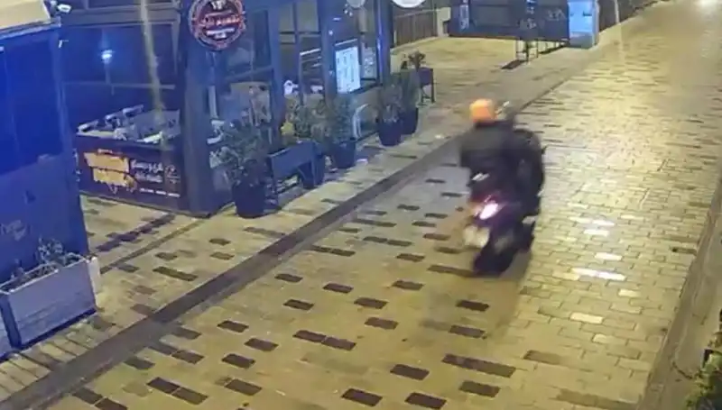 Gece Kulübünde Haraç Saldırısı: Torpil ve Silahlarla Gelen Tehdit