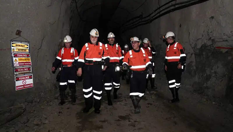 Türkiye'nin Altın Madenine Çırağan Frankligini İndiren Bakan Işıkhan, Yatırımları Değerlendirdi