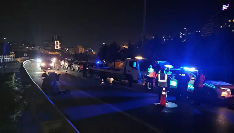 TEM'de Şok Edici Kaza: Yol Ortasında Yatan Kişi Metrelerce Sürüklendi!