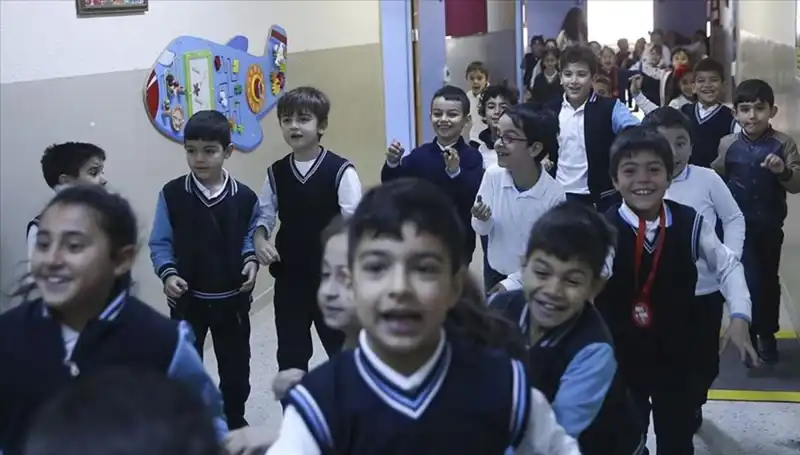 2025'te Okullar Ne Zaman Açılacak? Tüm Tatil Tarihleri Burada!