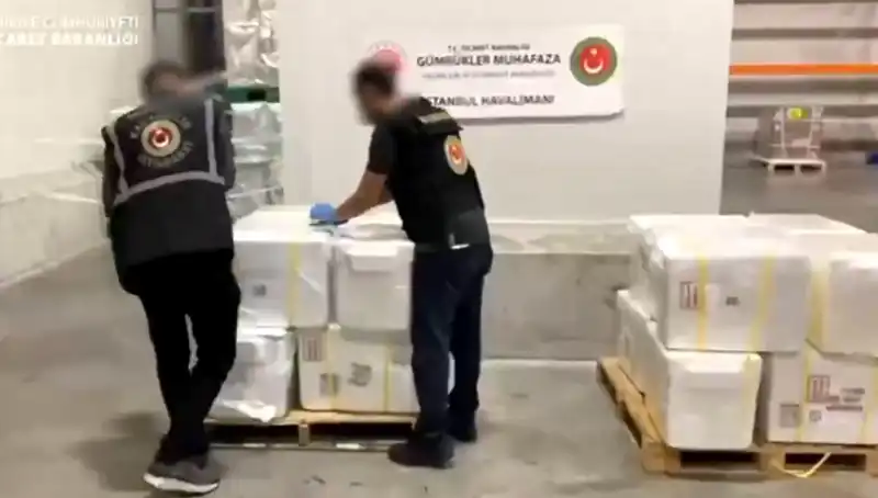 İstanbul Havalimanı'nda Tarihi Kokain Yakalanması: 455 Kilo Uyuşturucu Ele Geçirildi