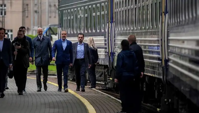 Dışişleri Bakanı Fidan, Ukrayna’da Önemli Temaslarda Bulundu