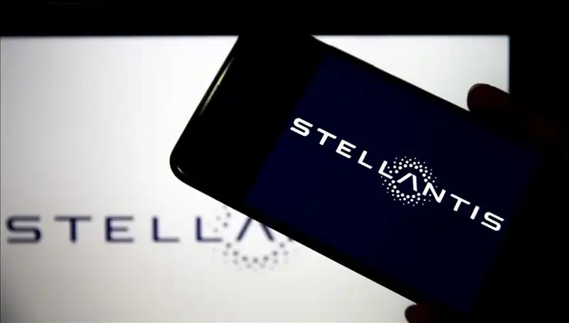 Stellantis Krizle Baş Başa: Fabrika Kapatmaları Tehlikesi Mi?