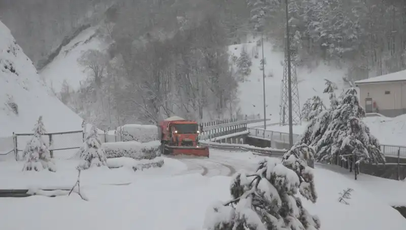 Bolu Dağı'nda Beklenen Kar Yağışı Yağmuru Kestikten Sonra Geldi!