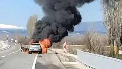 Kütahya'da Seyir Halindeki Otomobil Korkunç Bir Yangınla Yandı