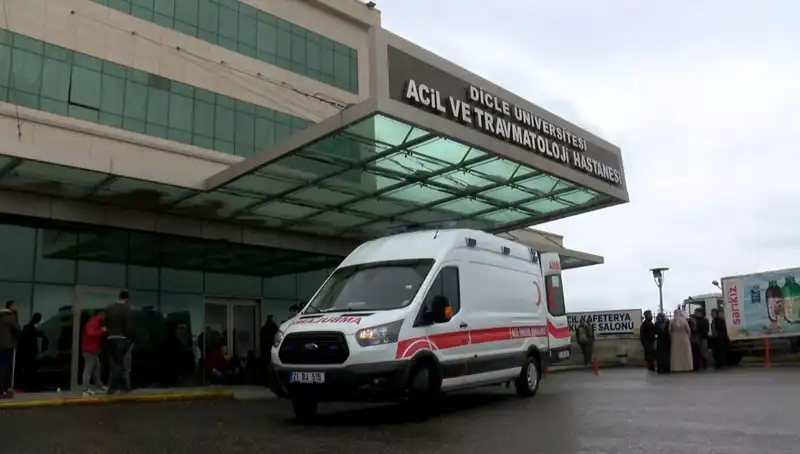 Kuzenini ve Oğlunu Vuran Şahıs, Olay Yeri Terkiyle Kaçtı