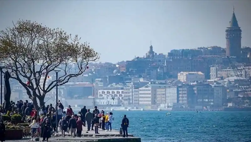 Marmara Bölgesi'nde Risk Altındaki 300 Bin Bina ve Olası Deprem Endişesi