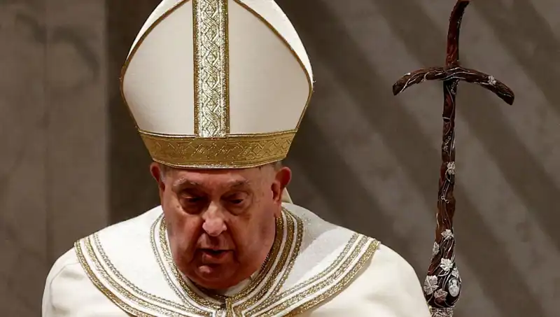Vatikan’da Endişe Verici Bekleyiş: Papa Francis Hastanede Yatmaya Devam Ediyor