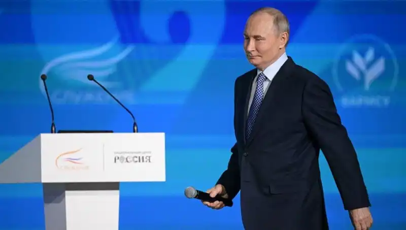 Rusya'da Yabancı Ajan Yasası: Putin'den Tartışmalı Karar