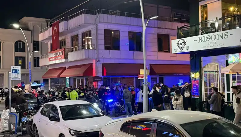 Kafe Sahibinin Cesareti, Havaya Ateş Açan Şahsi Tehdit Karşısında Sınandı