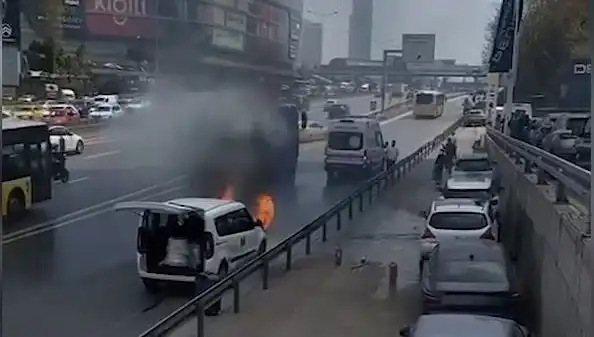 Yanan Araçta TOMA ile Müdahale: Yangın Kontrol Altına Alındı