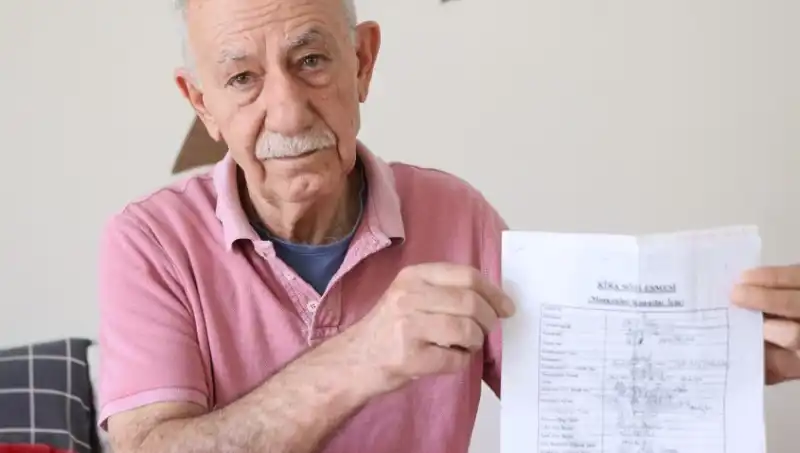 Dede ve Torunları Destek İçin Bir Araya Geldi: "Tahliye Etmeyin!"