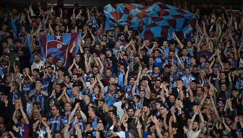 Trabzonspor ve Galatasaray Maçının Biletleri Hızla Tükeniyor: Kaçırmayın!