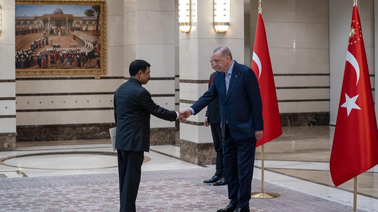 Büyükelçiler, Erdoğan'a güven mektubu verdi