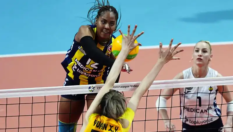 Avrupa'da Türk Derbisi: Fenerbahçe VakıfBank'ı Sıfırla Geçti!