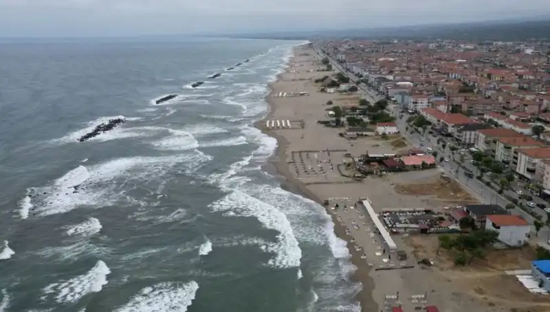 Sakarya'da Denize Girme Yasağı! Nedenleri ve Etkileri Neler?