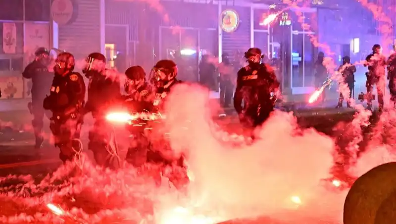 Los Angeles'taki Protestolar: ABD'de Isyan Dalga Dalga Yayılıyor