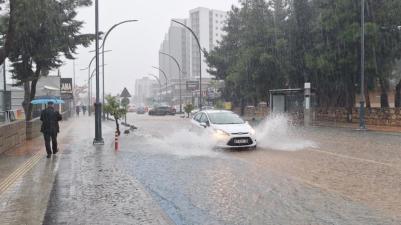 Meteoroloji 17 İli Uyardı: Turuncu ve Sarı Kodlar Aktif