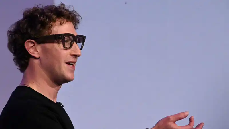 Yapay Zeka Destekli Gözlükler: Zuckerberg’in Devrim Niteliğindeki Tanıtımı