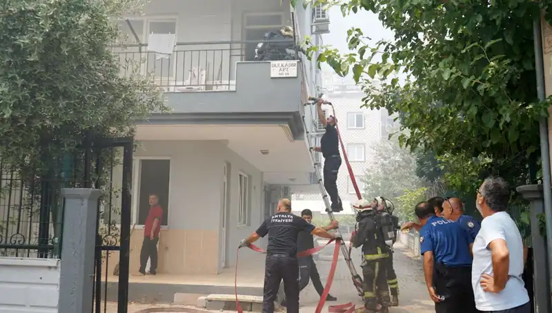 Düşmanlık Yangınla Sona Erdi: Arkadaşının Ağabeyinin Daireleri Kül Oldu