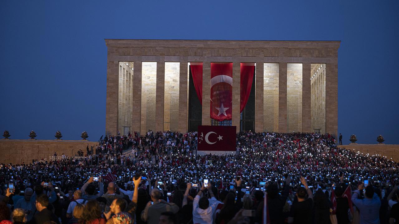 Anıtkabir'e Yoğun Ziyaret