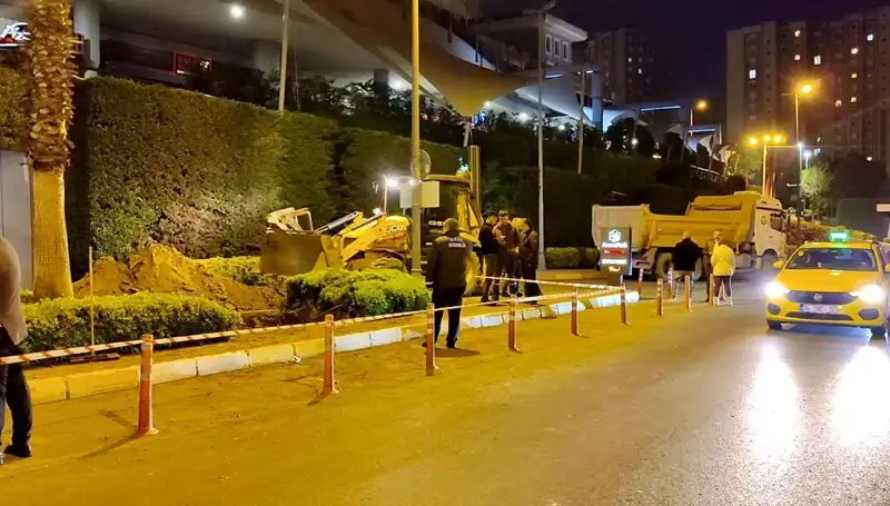 AVM Girişinde Doğalgaz Paniği: Alışveriş Keyfi Kısa Süreliğine İkiye Bölündü