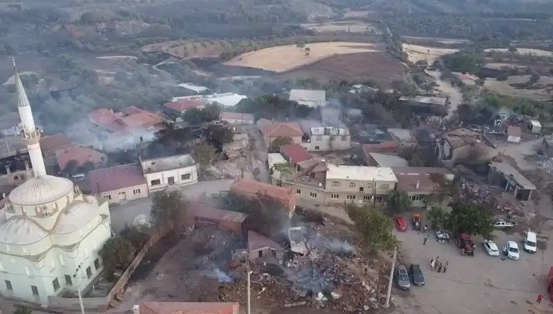 Çanakkale'de Orman Yangını: Havadan Görüntülerle Korkunç Manzaralar