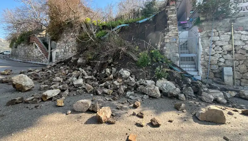 İstinat Duvarı Yola Çöktü: Olayın Detayları ve Sonrası