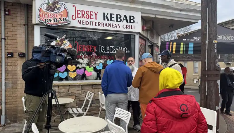 Türk Aile ABD'de Yeşil Kart Beklerken Trumpzede Oldu!