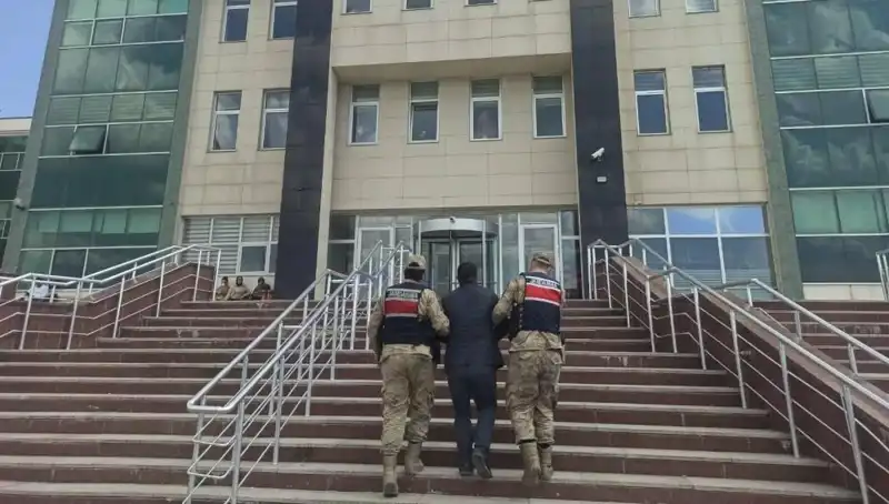 Hapis Cezasıyla Aranan Şahıs, Saklandığı Yerde Polise Yakalandı