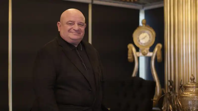 Moiz Mitrani: Tekstilden Finans Dünyasına Uzanan İlham Verici Başarı Hikâyesi