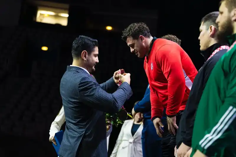 Rıza Kayaalp, Dünya Şampiyonası'nda Altın Madalya Kazandı!