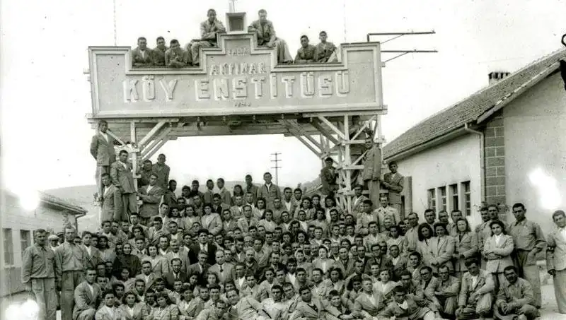 17 Nisan'da Neyi Kutluyoruz? Köy Enstitüleri'nin Önemli Yılı