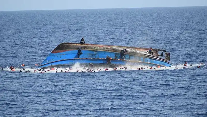 Filipinler’de Gemi Alabora Oldu: Can Pazarı ve Kurtarma Çabaları