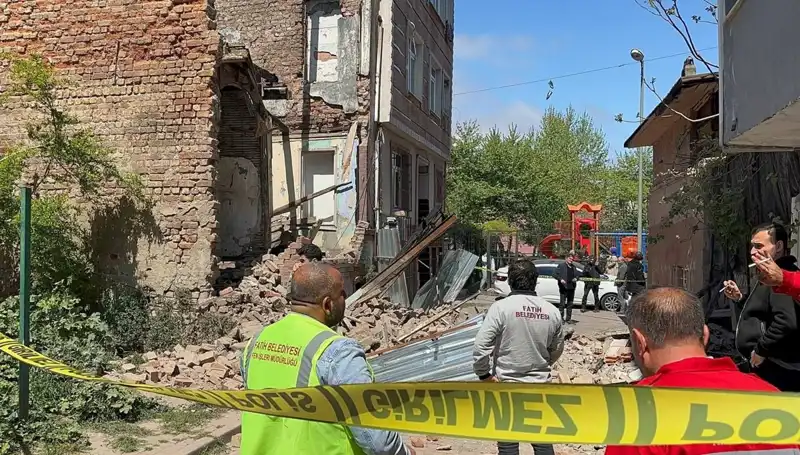 Fatih’te Deprem Sonrası Çöken Binayla İlgili Son Gelişmeler Nedeniyle Endişeler Artıyor