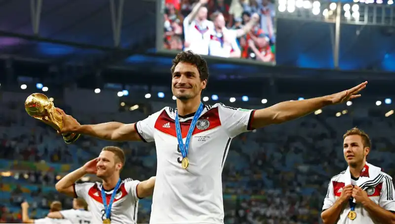 Futbolseverleri Şoke Eden Hummels Emekliliğini Açıkladı!
