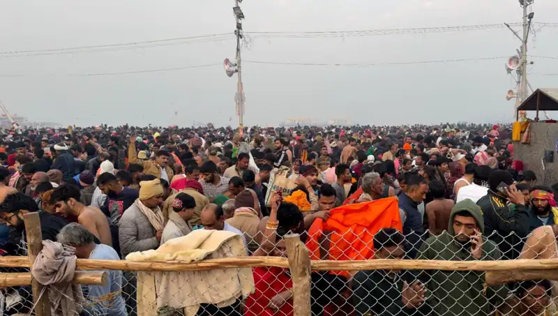 Hindistan'daki Dini Festivalde İzdiham Kabusa Dönüştü: En Az 6 Ölü